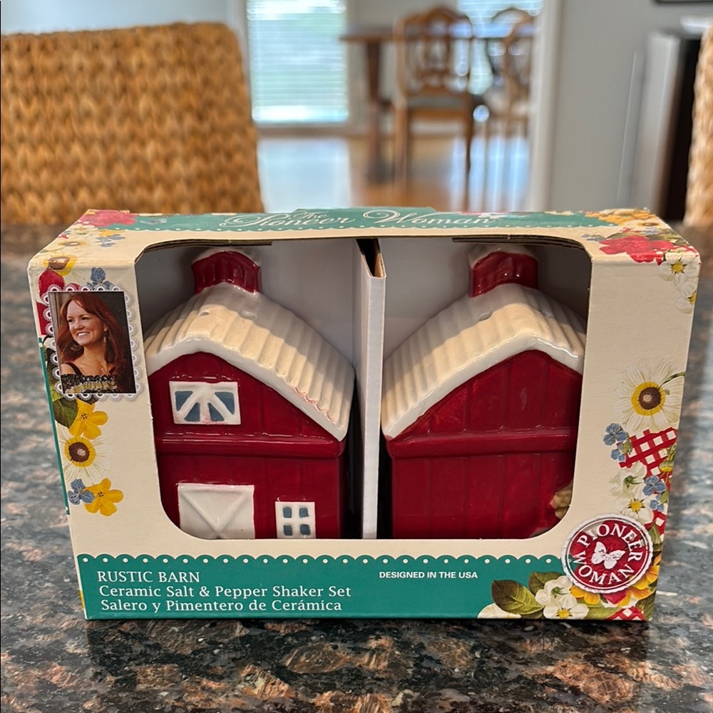 SOLD The Pioneer Woman Barn salt & pepper shaker set